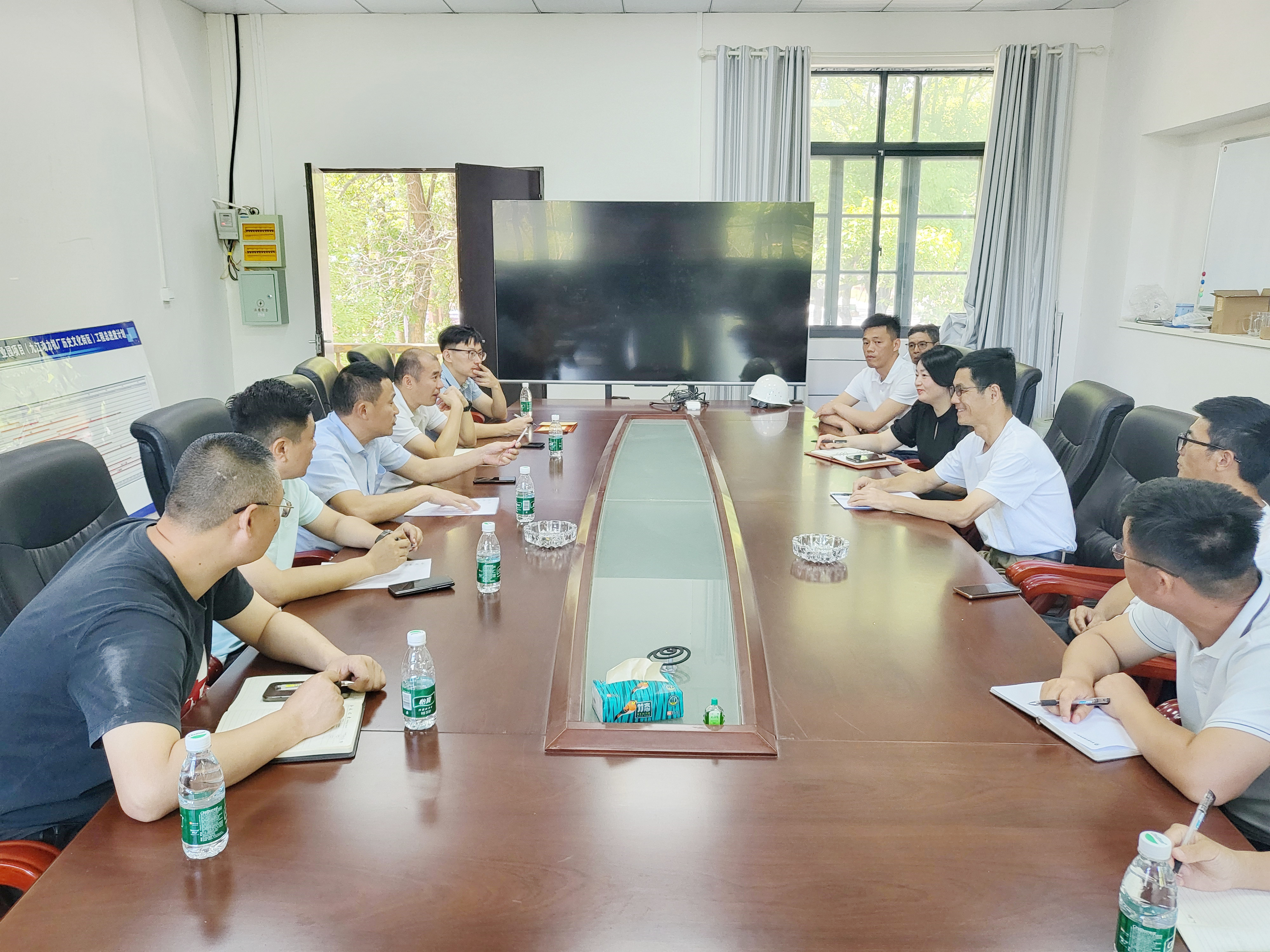 市國控集團黨委副書記、總經理項飛主持召開九動文創(chuàng)園項目建設推進會